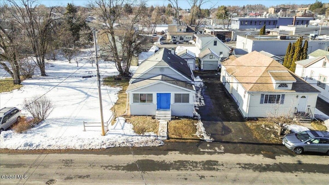 9 Elmhurst Avenue, photo 3