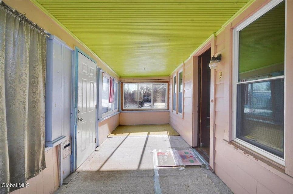 9 Elmhurst Avenue, photo 4
