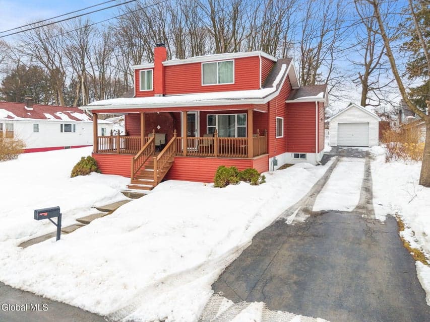 31 Cooper Avenue, photo 1