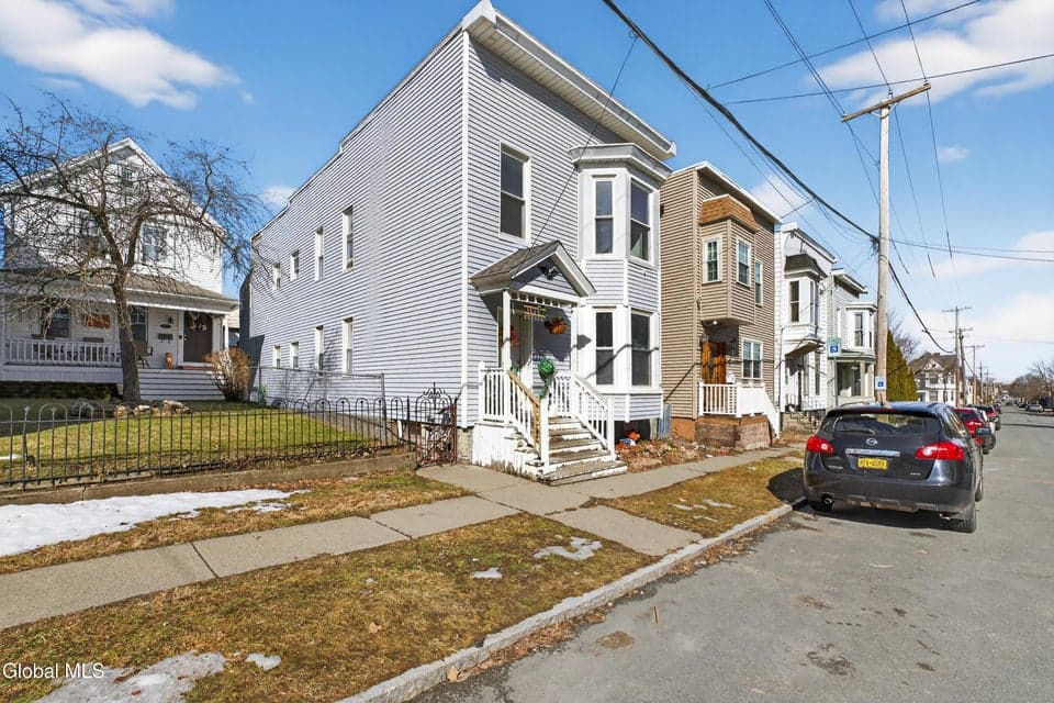 1525 6th Avenue, photo 3