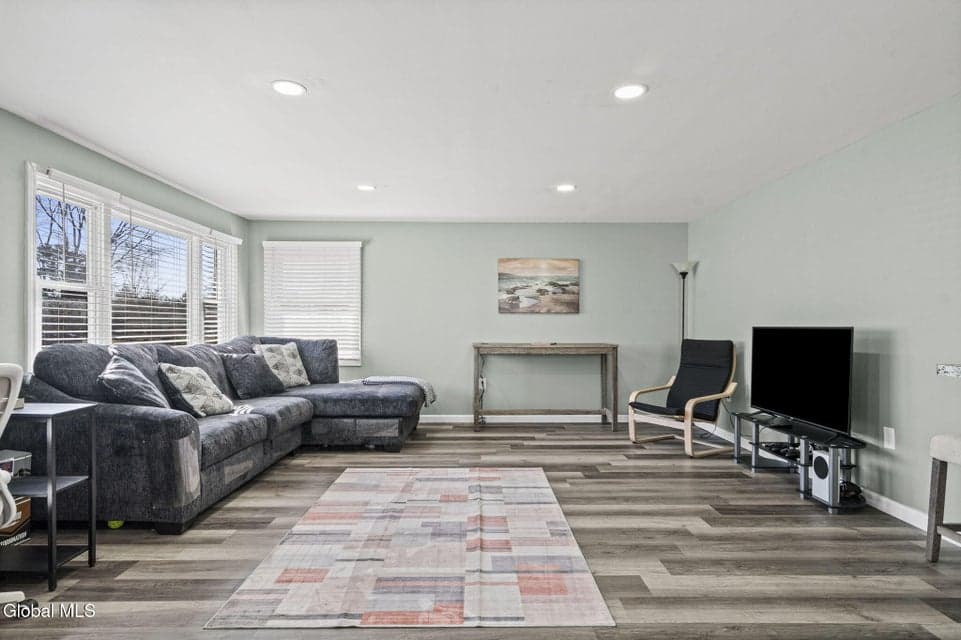 10 Juracka Parkway, photo 3