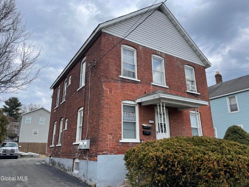 200 Saratoga Avenue, photo 1