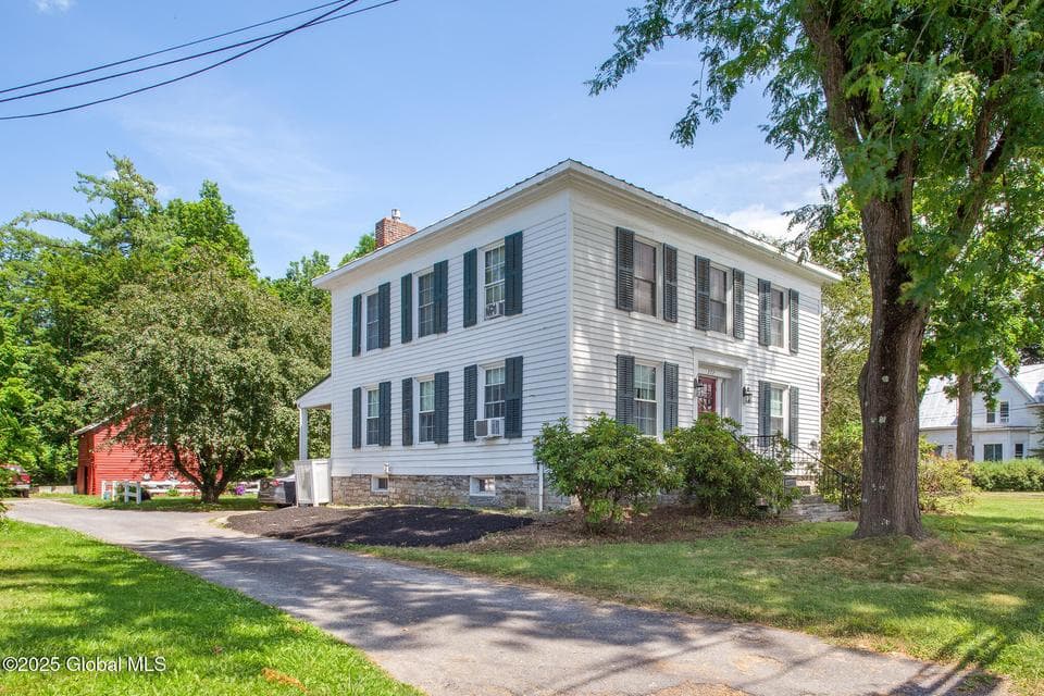 272 Main Street, photo 2