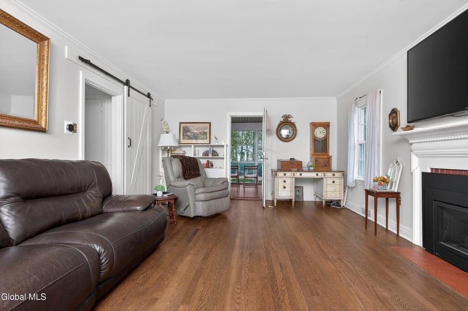 1549 Wyoming Avenue, Niskayuna, NY, photo 4