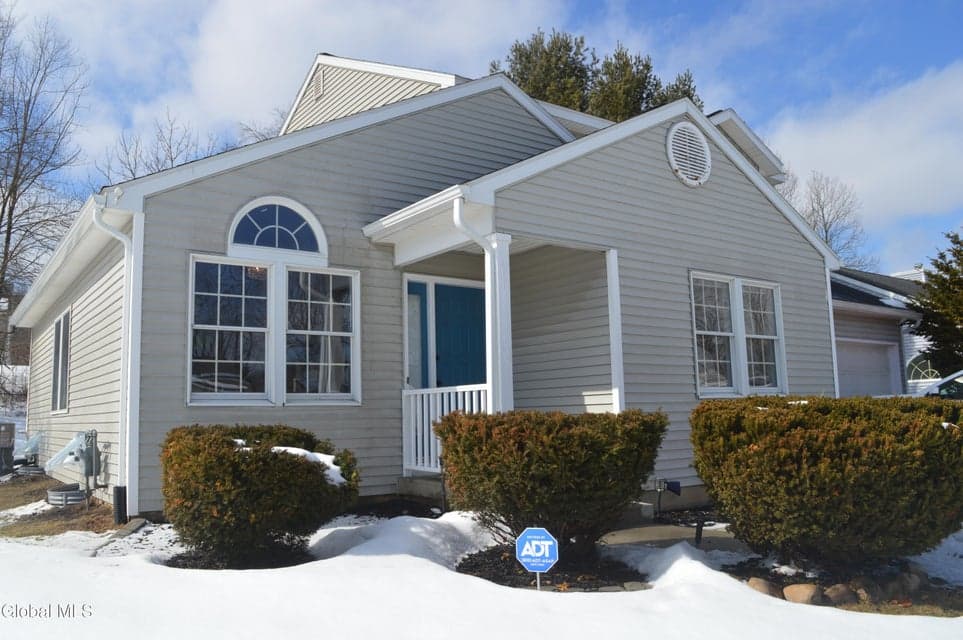 23 Ponderosa Drive, photo 1