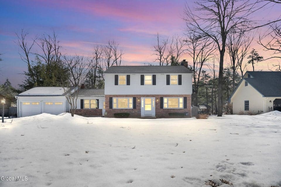 15 Cedarwood Drive, Queensbury, NY, photo 1