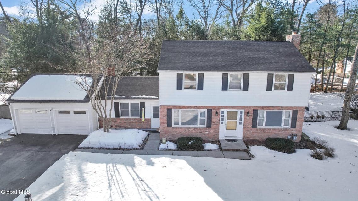 15 Cedarwood Drive, Queensbury, NY, photo 2