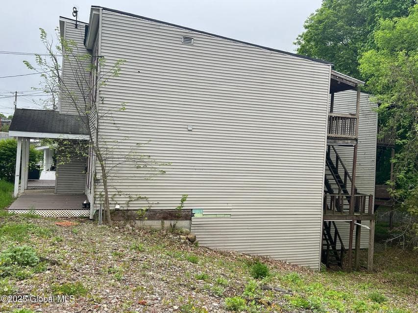 31-33 Malta Avenue, photo 2