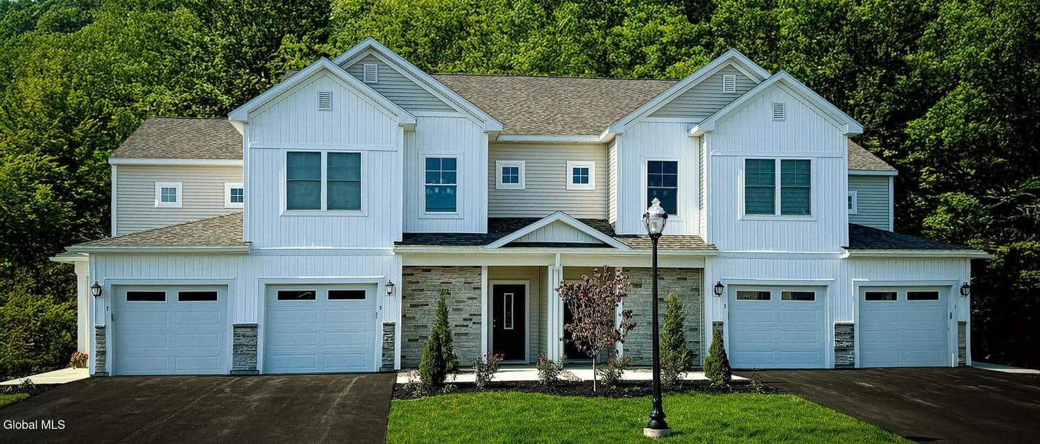 83 Reed's Hollow, photo 1