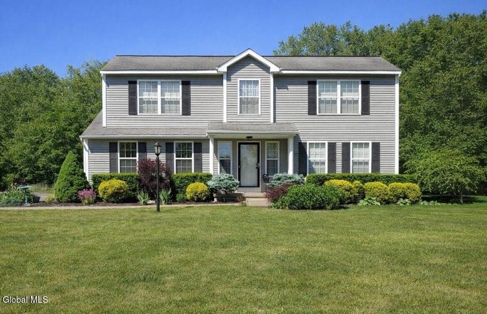 44 Bancker Avenue, photo 1