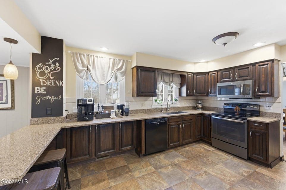 26 Sussex Way, Niskayuna, NY 12309, photo 5