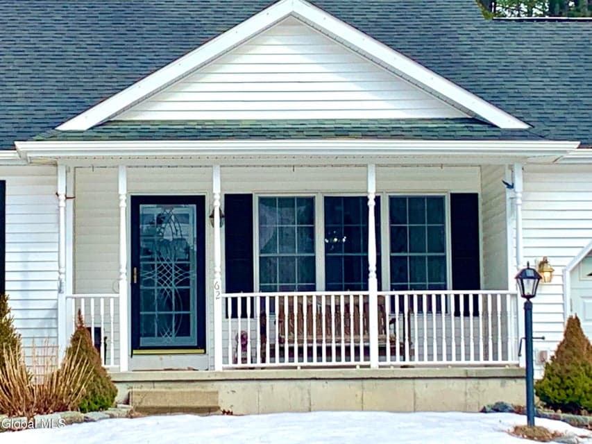 62 Nicole Drive, photo 2