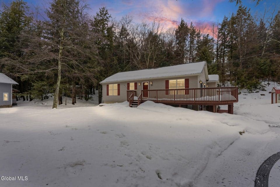 57 N Shore Road, photo 3