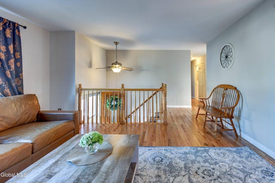 6 Jo Ann Court, photo 3