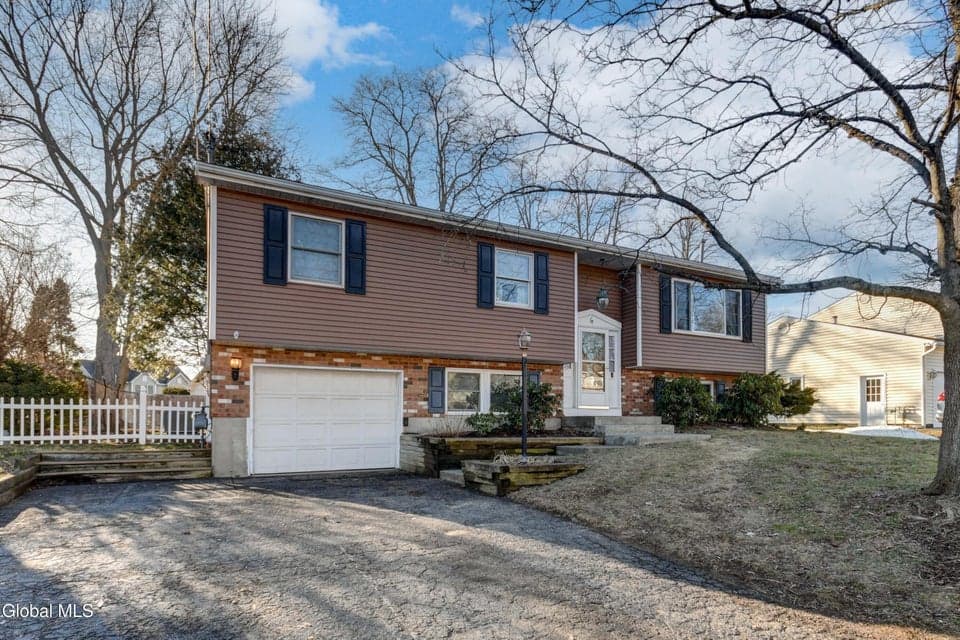 6 Jo Ann Court, photo 1