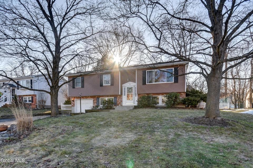 6 Jo Ann Court, photo 2