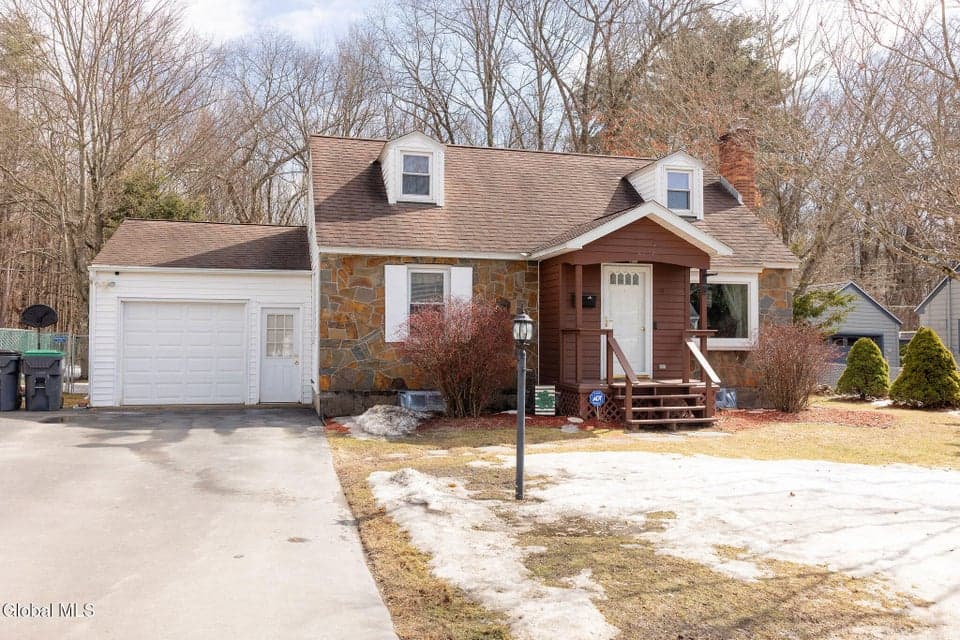 19 Willow Lane, Glenville, NY, photo 1