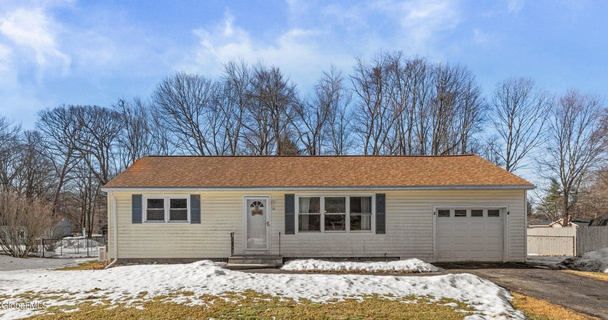 28 Kile Drive, Glenville, NY 12302, photo 1