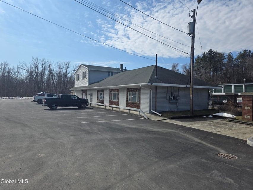 11 River Road, photo 3
