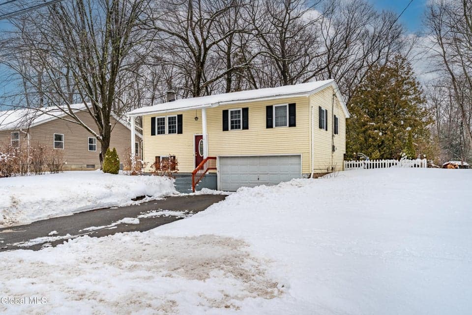 48 Hathorn Boulevard, Saratoga Springs, NY, photo 3