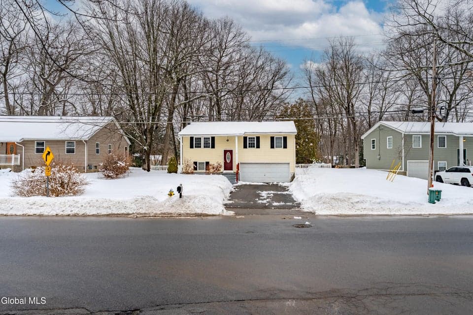 48 Hathorn Boulevard, Saratoga Springs, NY, photo 2