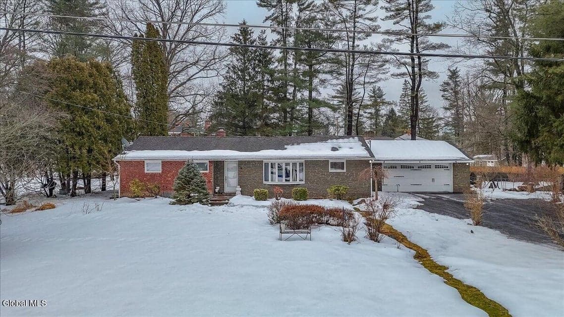 6 Flint Drive, photo 1