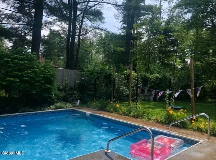 6 Flint Drive, photo 5