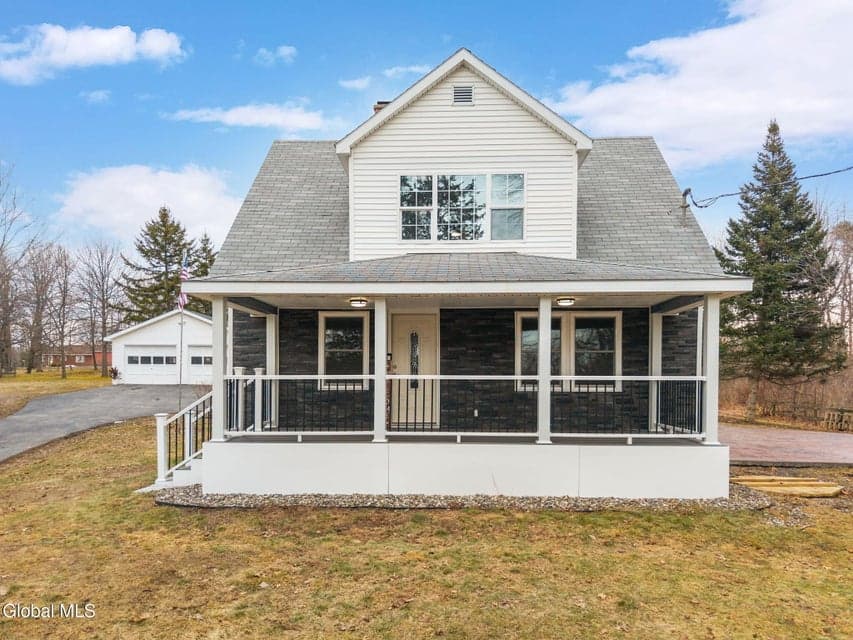 38 Weatherwax Road, photo 1