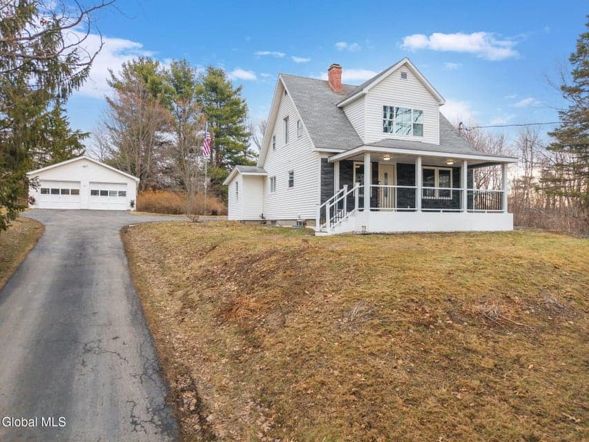 38 Weatherwax Road, photo 2