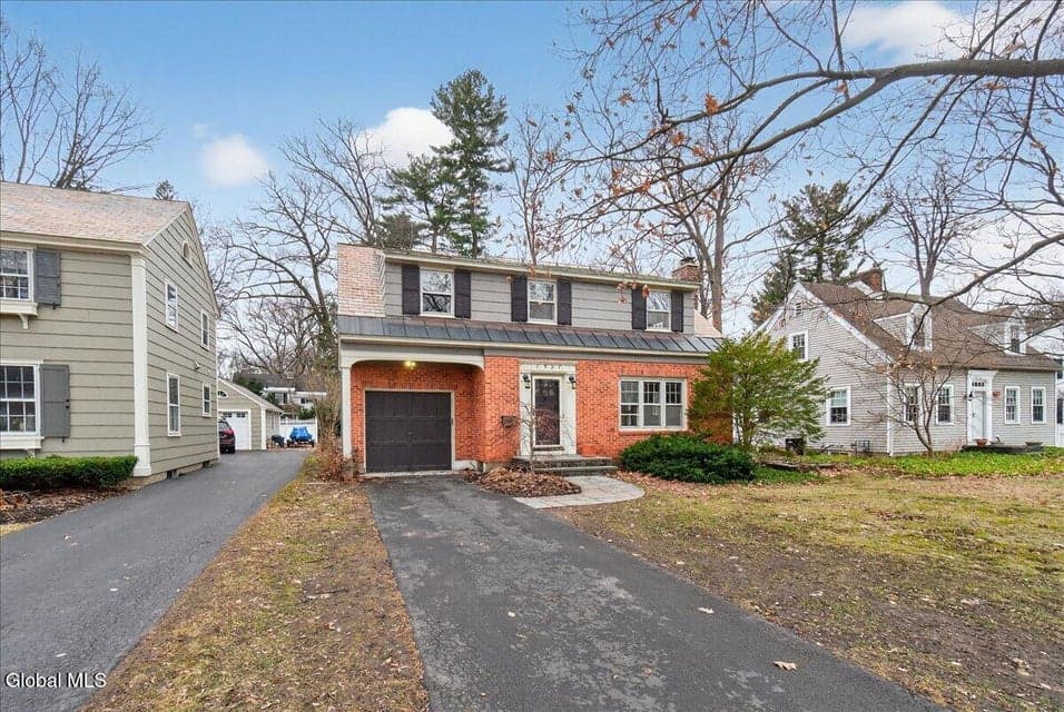 1527 Dean Street, photo 3