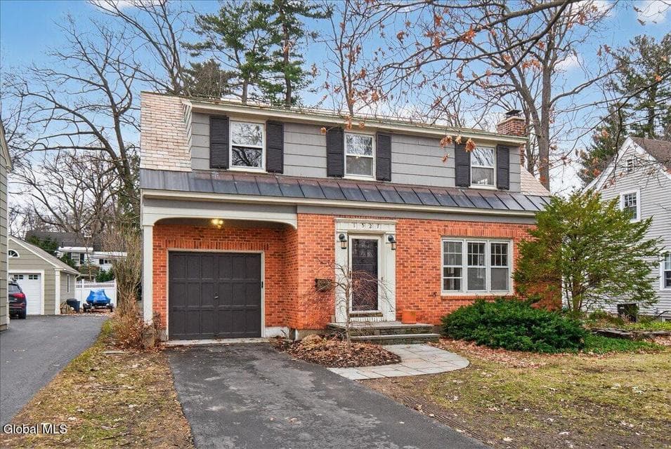 1527 Dean Street, photo 2