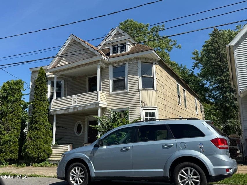 0.08 acres · Triplex, photo 2