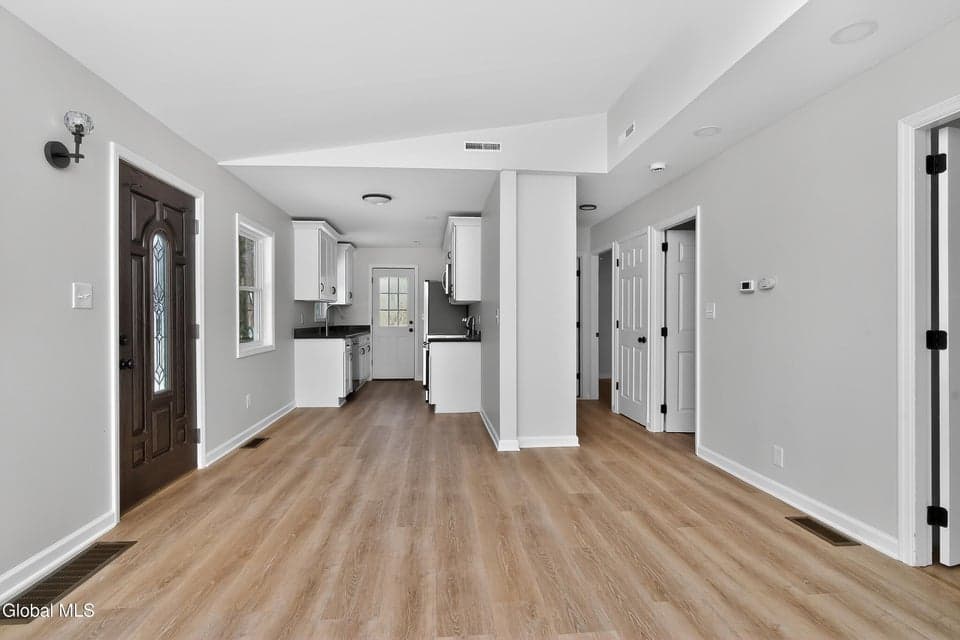 40 Sherwood Drive, Colonie, NY, photo 5