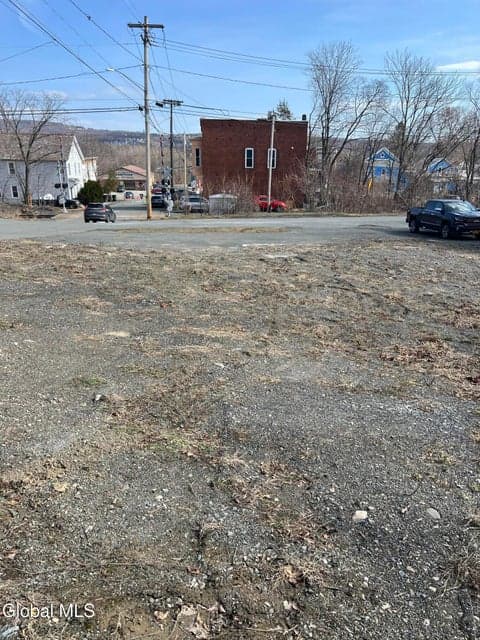 110 1st Avenue, photo 1