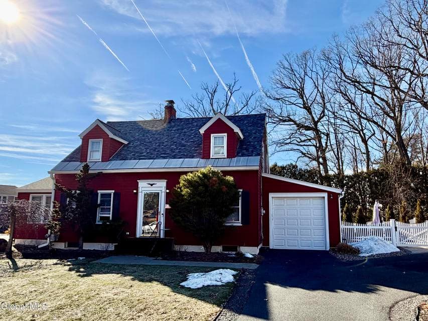 1501 Baker Avenue, photo 2