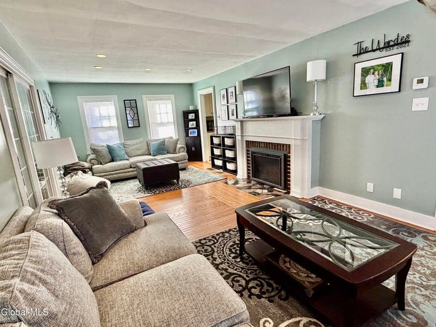 1501 Baker Avenue, photo 3