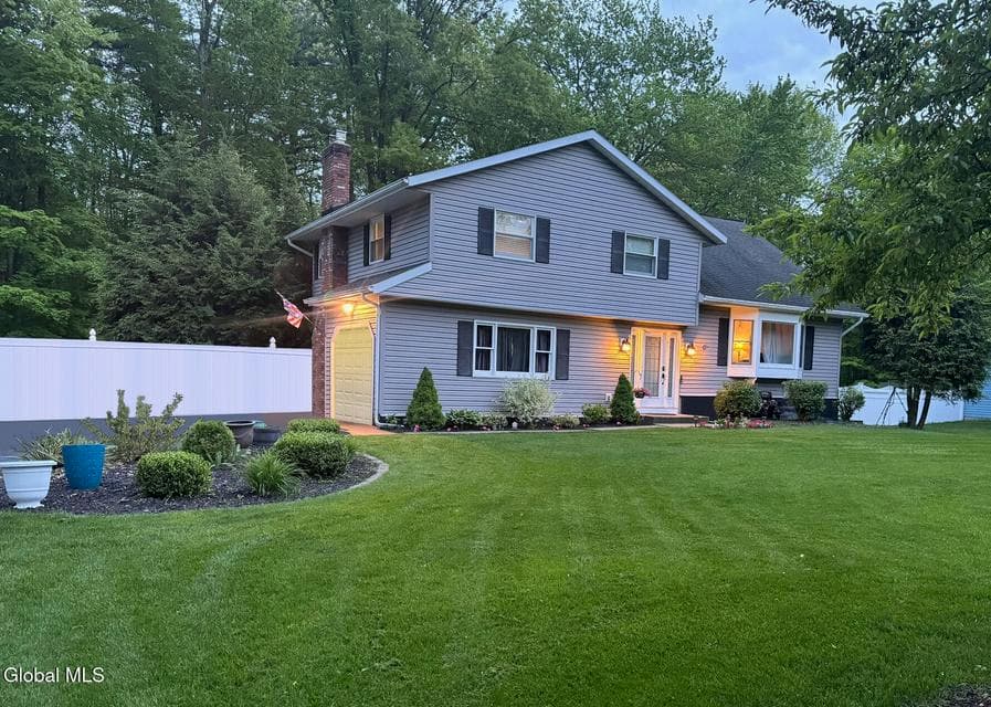 32 Guilder Place, Clifton Park, NY, photo 1