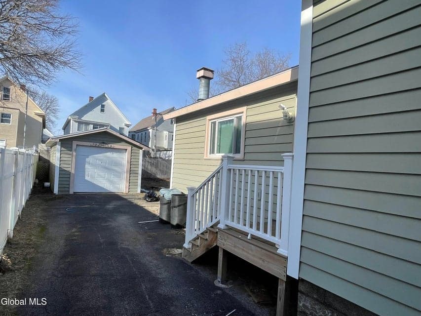 1328 Dewitt Street, photo 4
