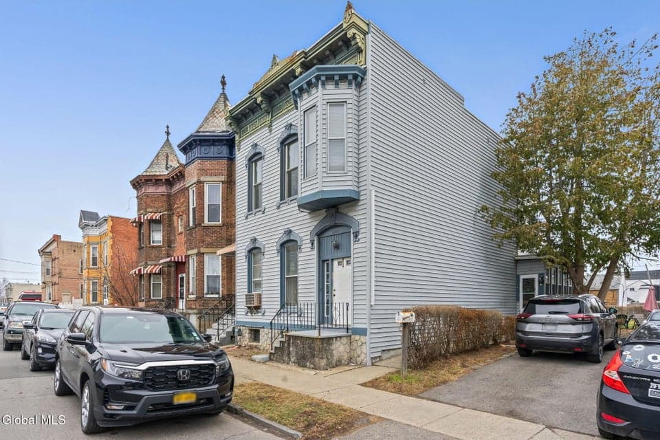 2128 3rd Avenue, photo 2