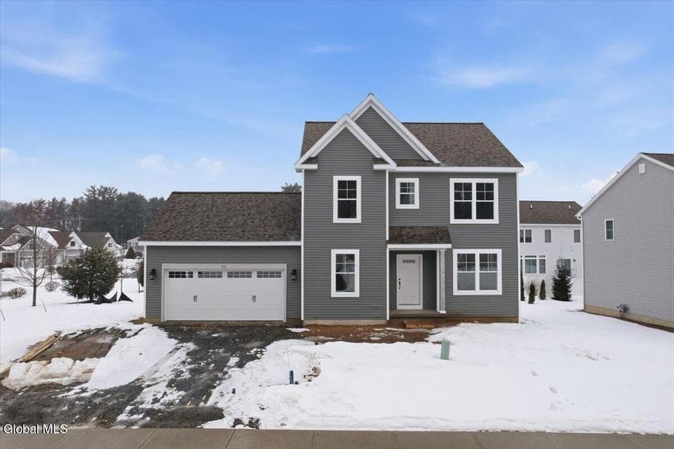 32 Bradley Circle, Halfmoon, NY, photo 1