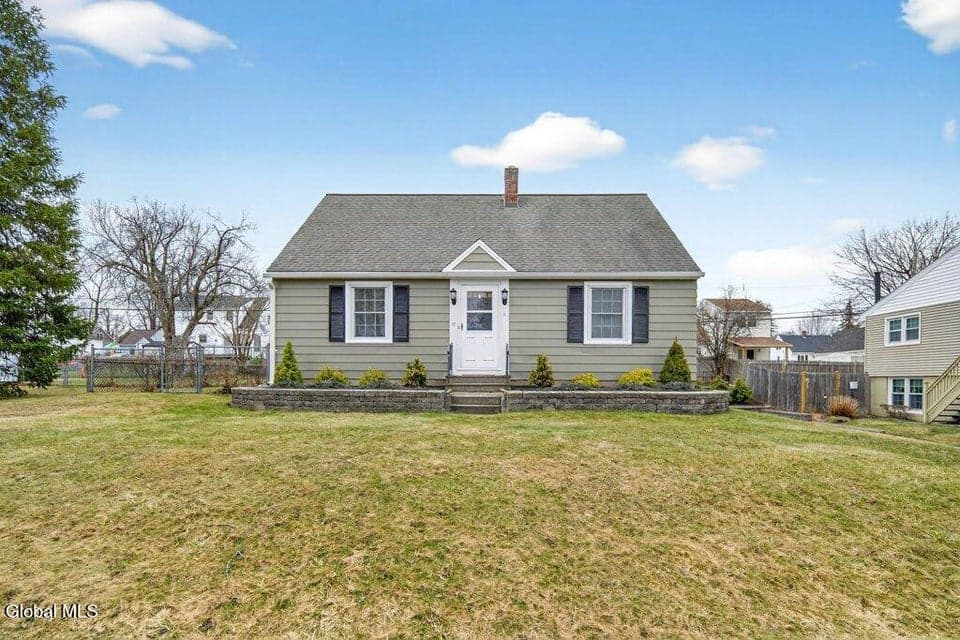 17 Schuyler Avenue, photo 2