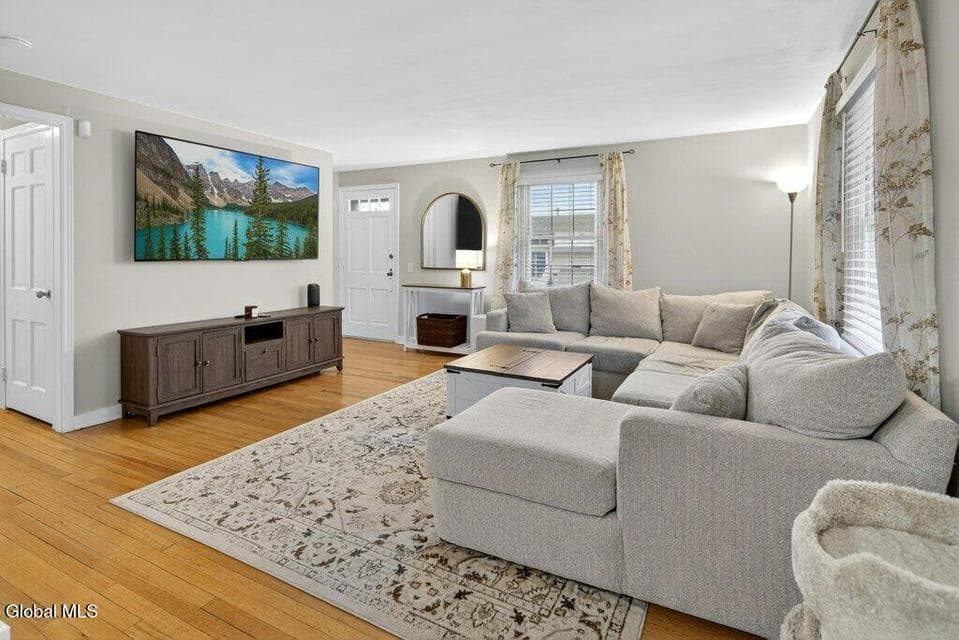 17 Schuyler Avenue, photo 5