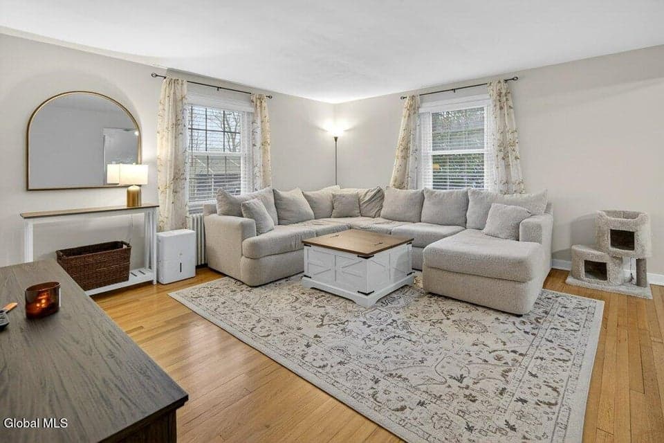17 Schuyler Avenue, photo 4