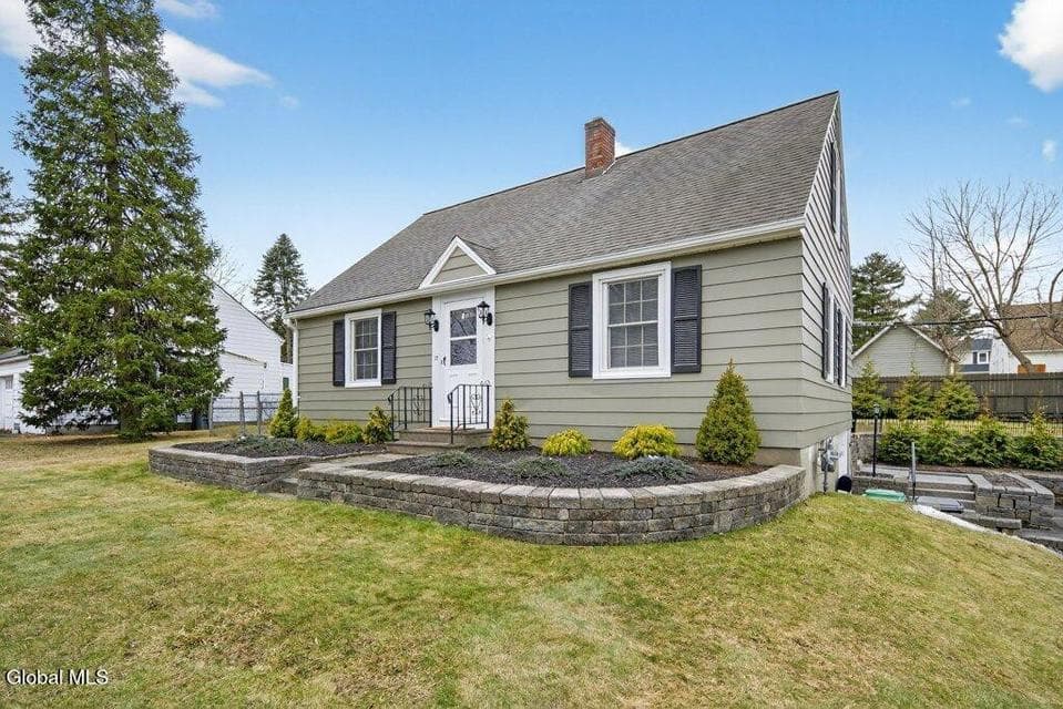 17 Schuyler Avenue, photo 1