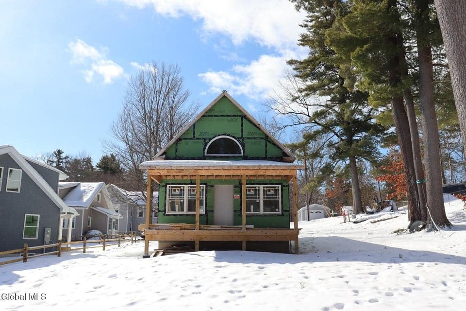 81 McGillis Avenue, photo 2