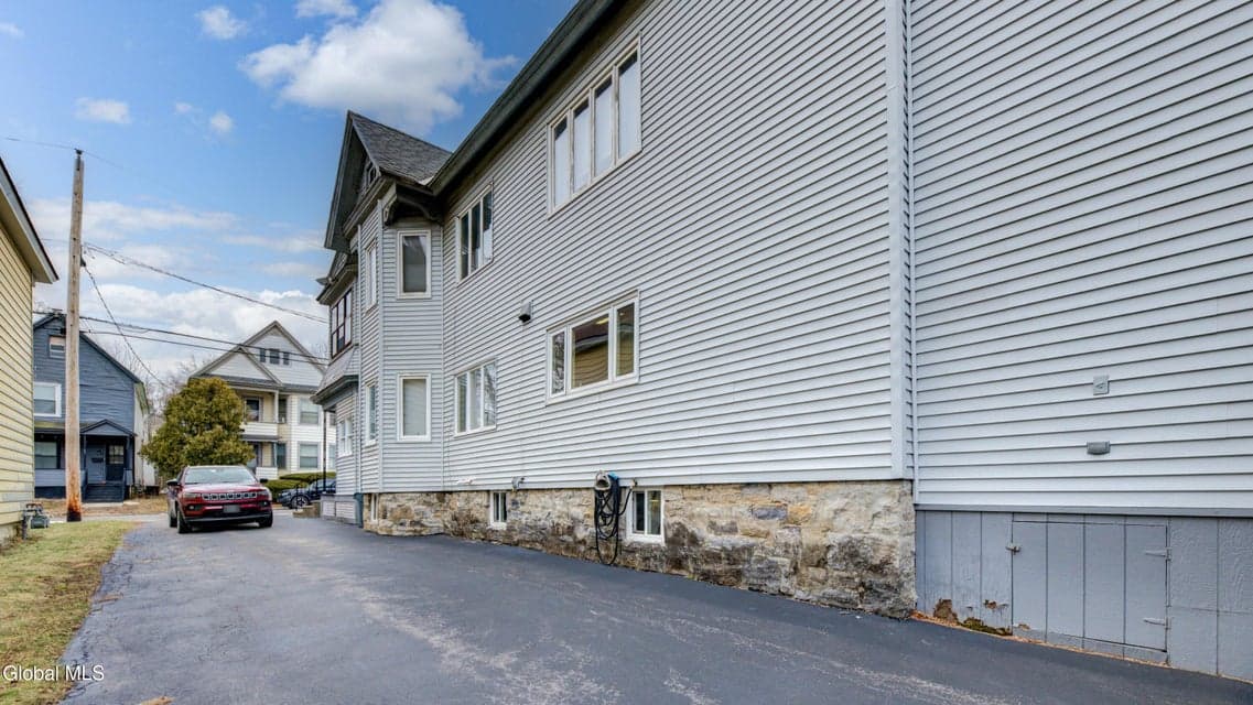 20 Lincoln Avenue, photo 4