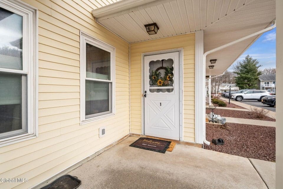 1701 Cambridge Manor Drive, Scotia, NY, photo 2