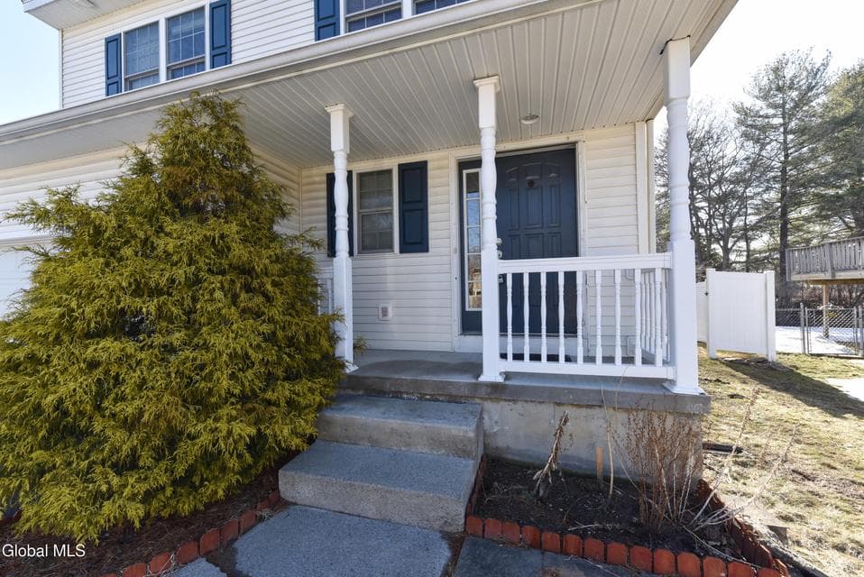 16 Red Oak Drive, photo 2