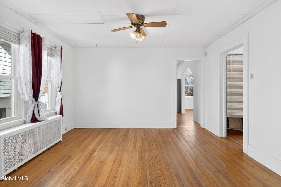 53 Fleetwood Avenue, photo 3