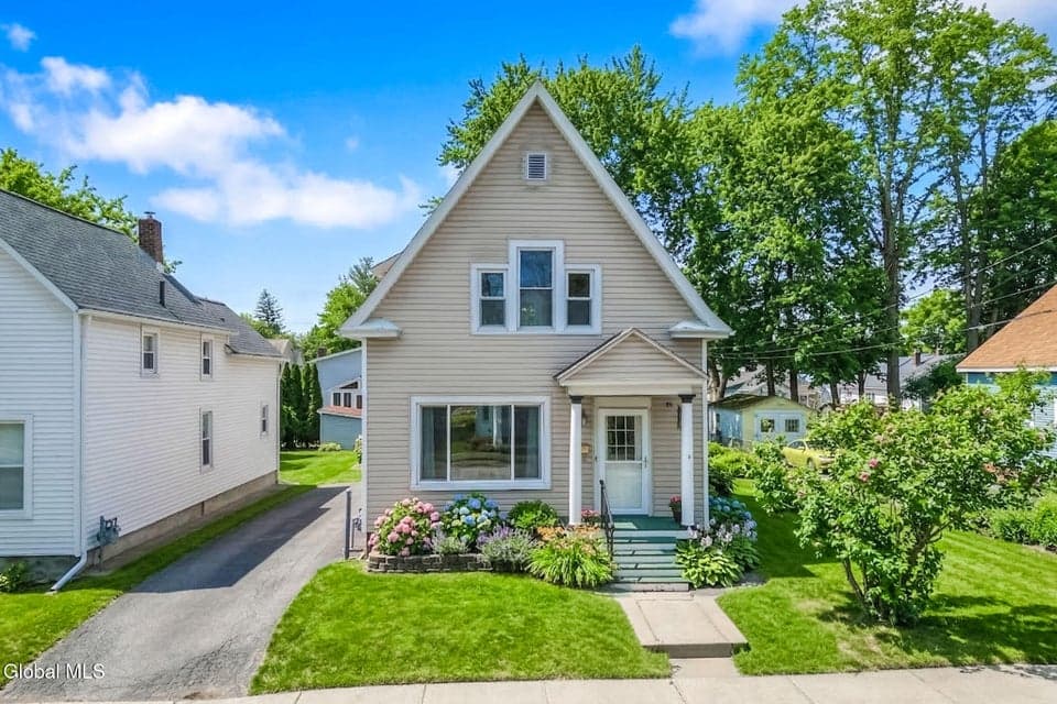 311 Glen Avenue, photo 1